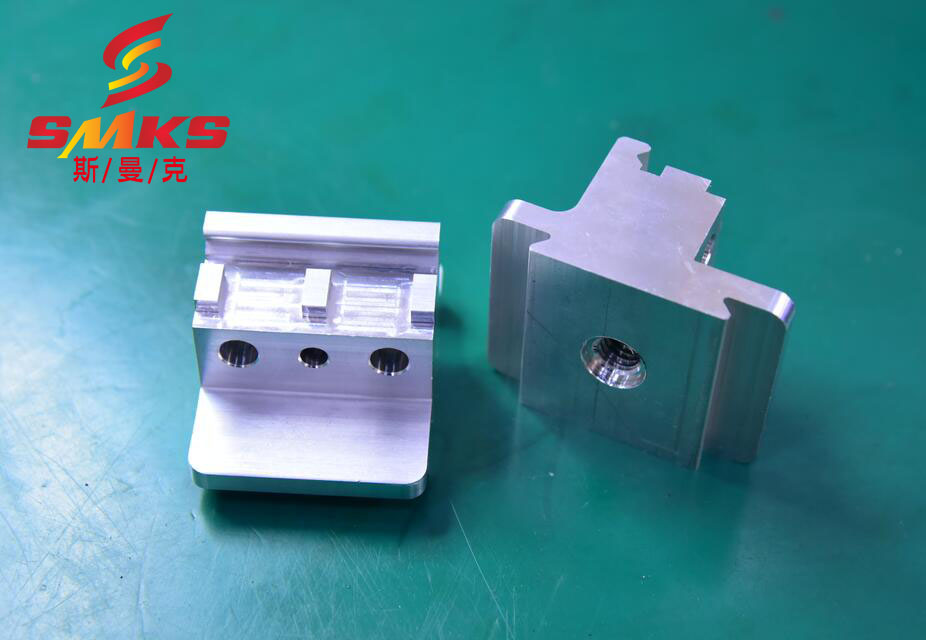 鋁合金<a href='http://xingqiuwz.cn' target='_blank'><u>交叉孔去毛刺</u></a>最新工藝